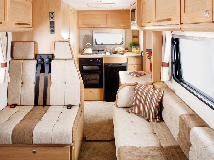 Интерьер Elddis Autoquest 130 2012 года  (фото 3 из 3)